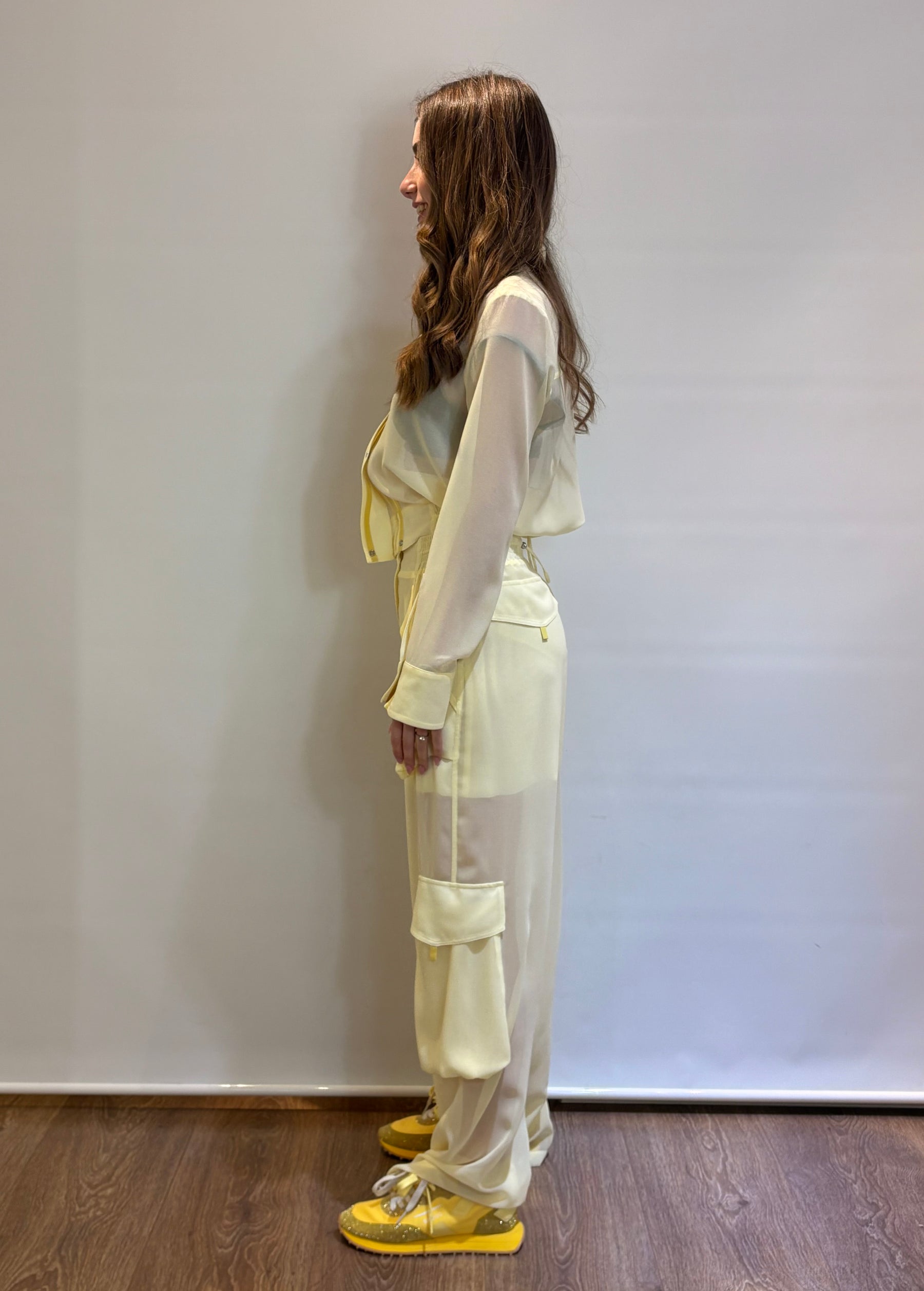 Pantaloni cargo in georgette trasparente