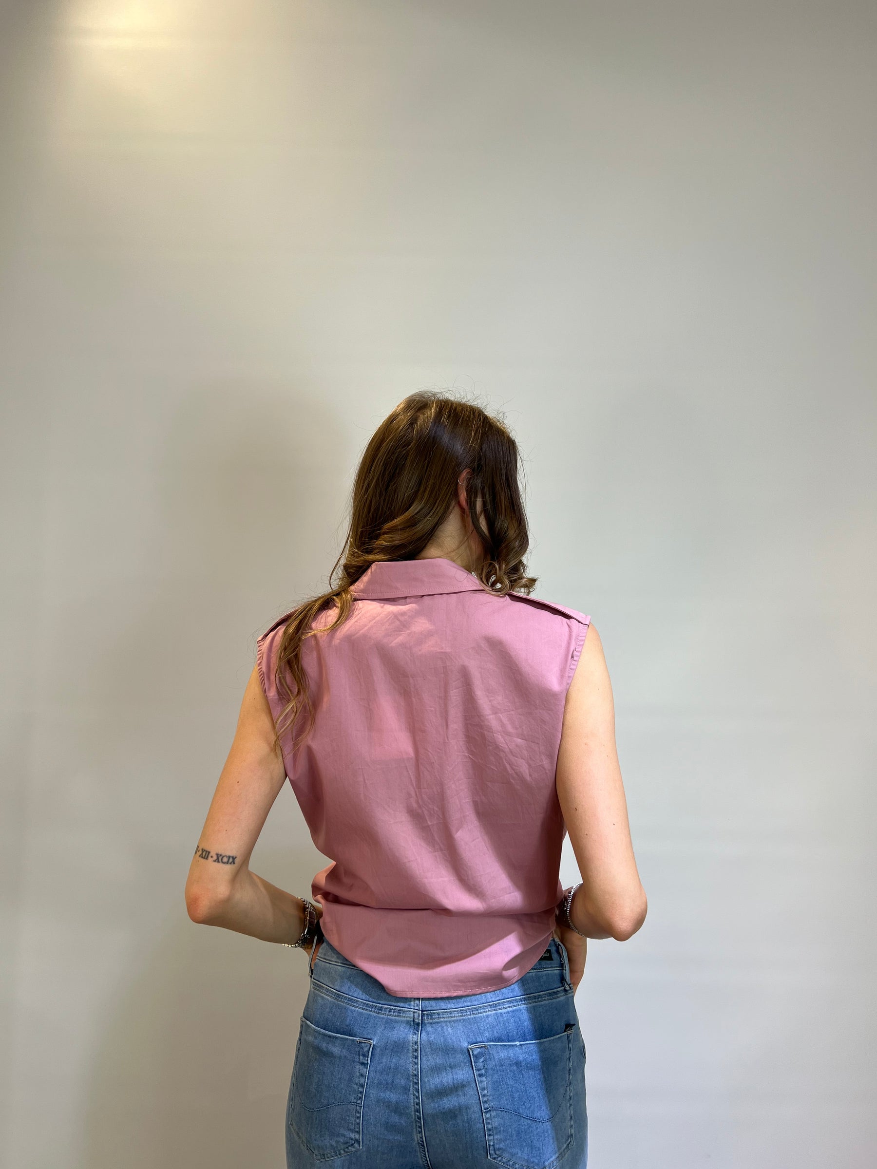 Camicia smanicata