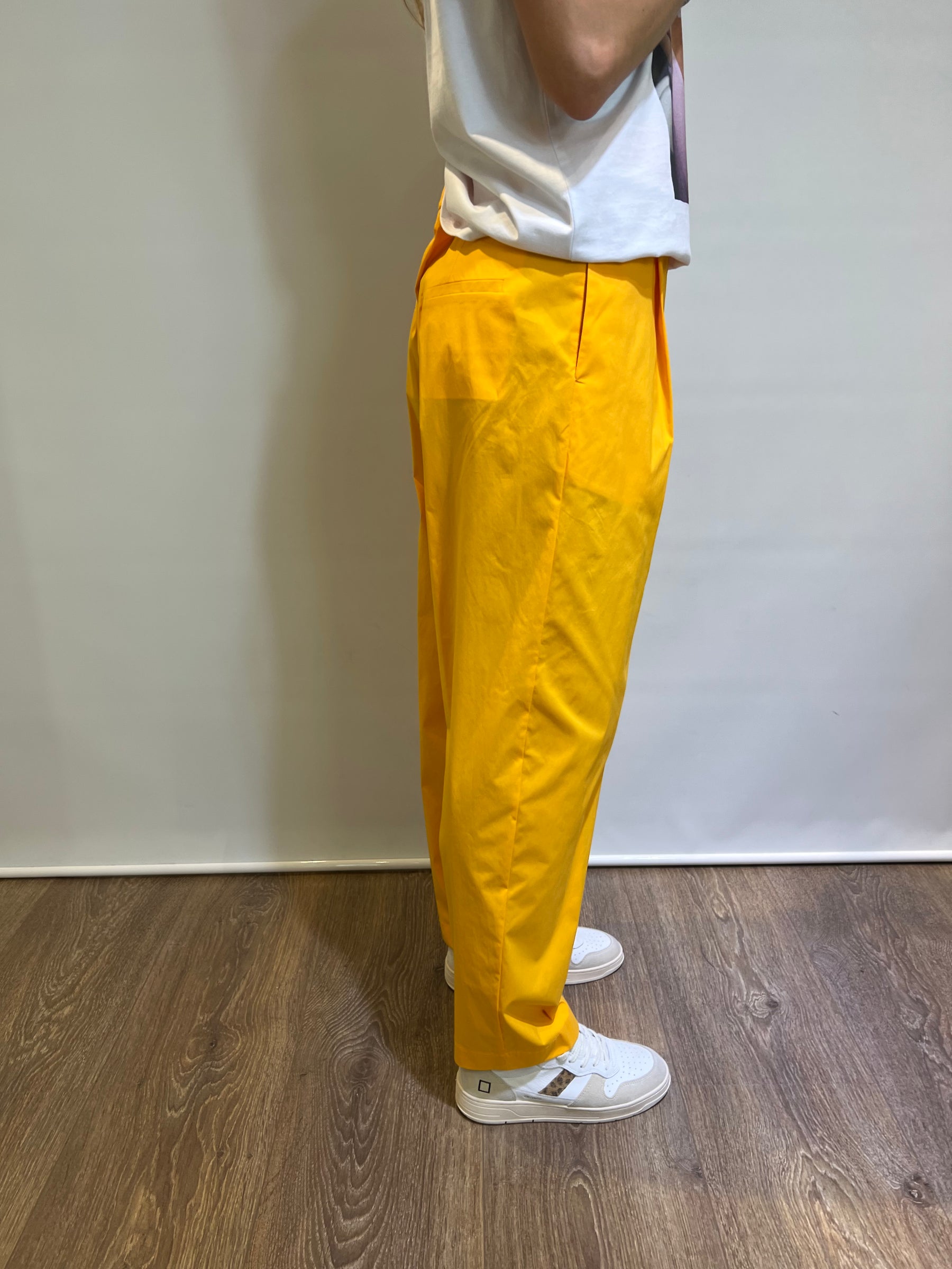 Pantalone con pinces