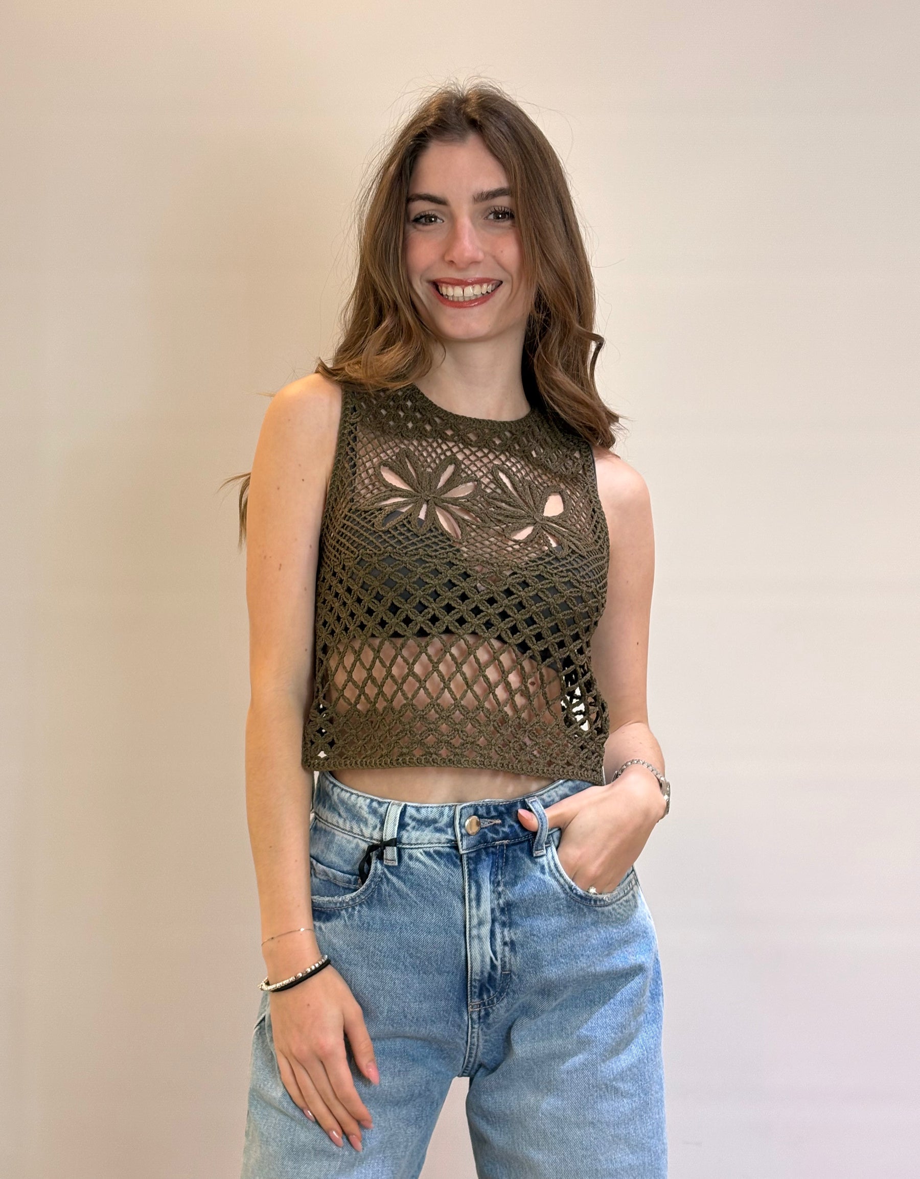 Top senza maniche crochet traforato