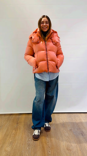 Piumino corto con cappuccio Violanti