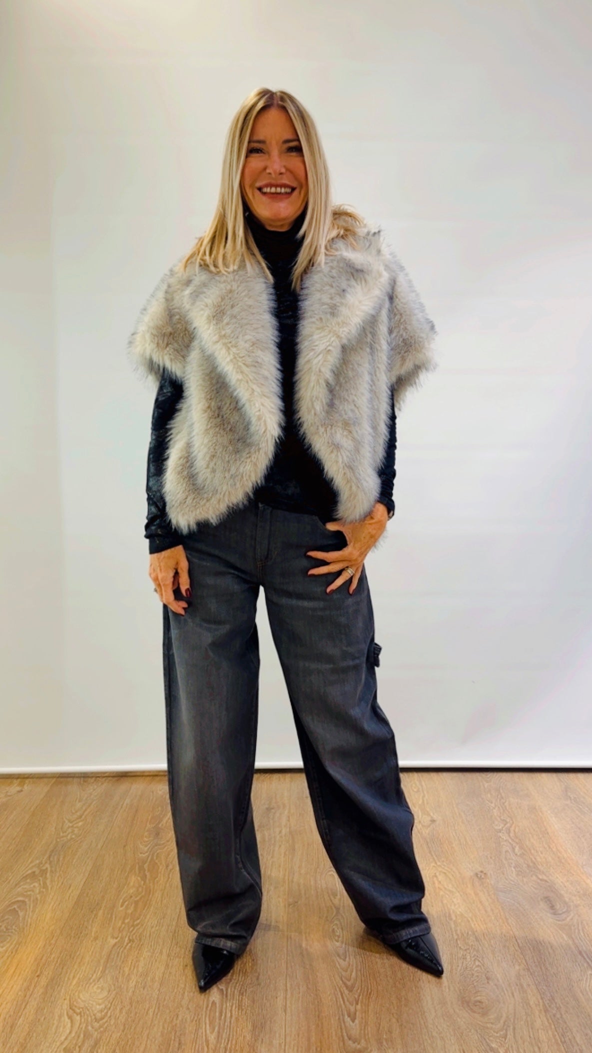 Eco pelliccia smanicata Liviana Conti