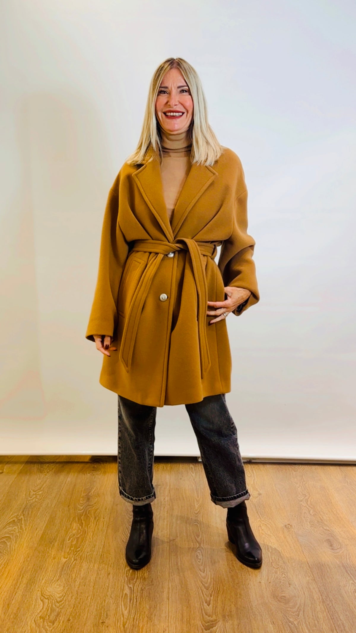 Cappotto monopetto corto con cintura Pinko