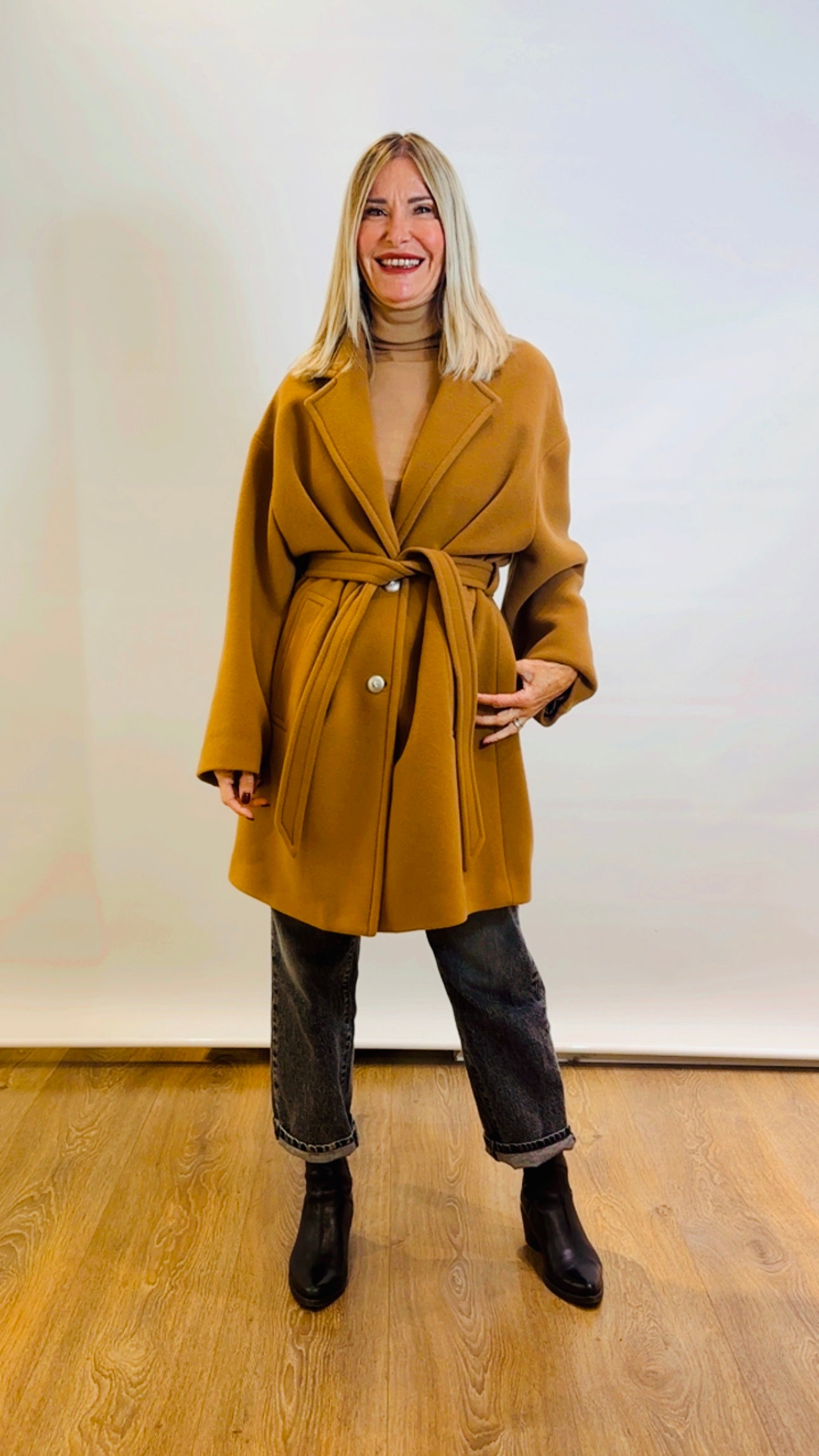 Cappotto monopetto corto con cintura Pinko