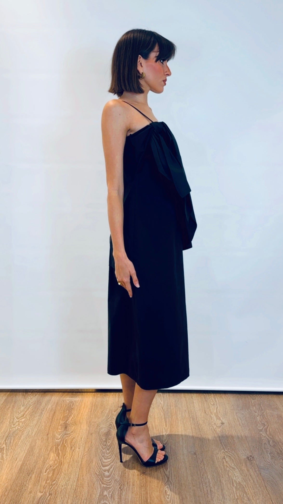 Abito midi con fiocco