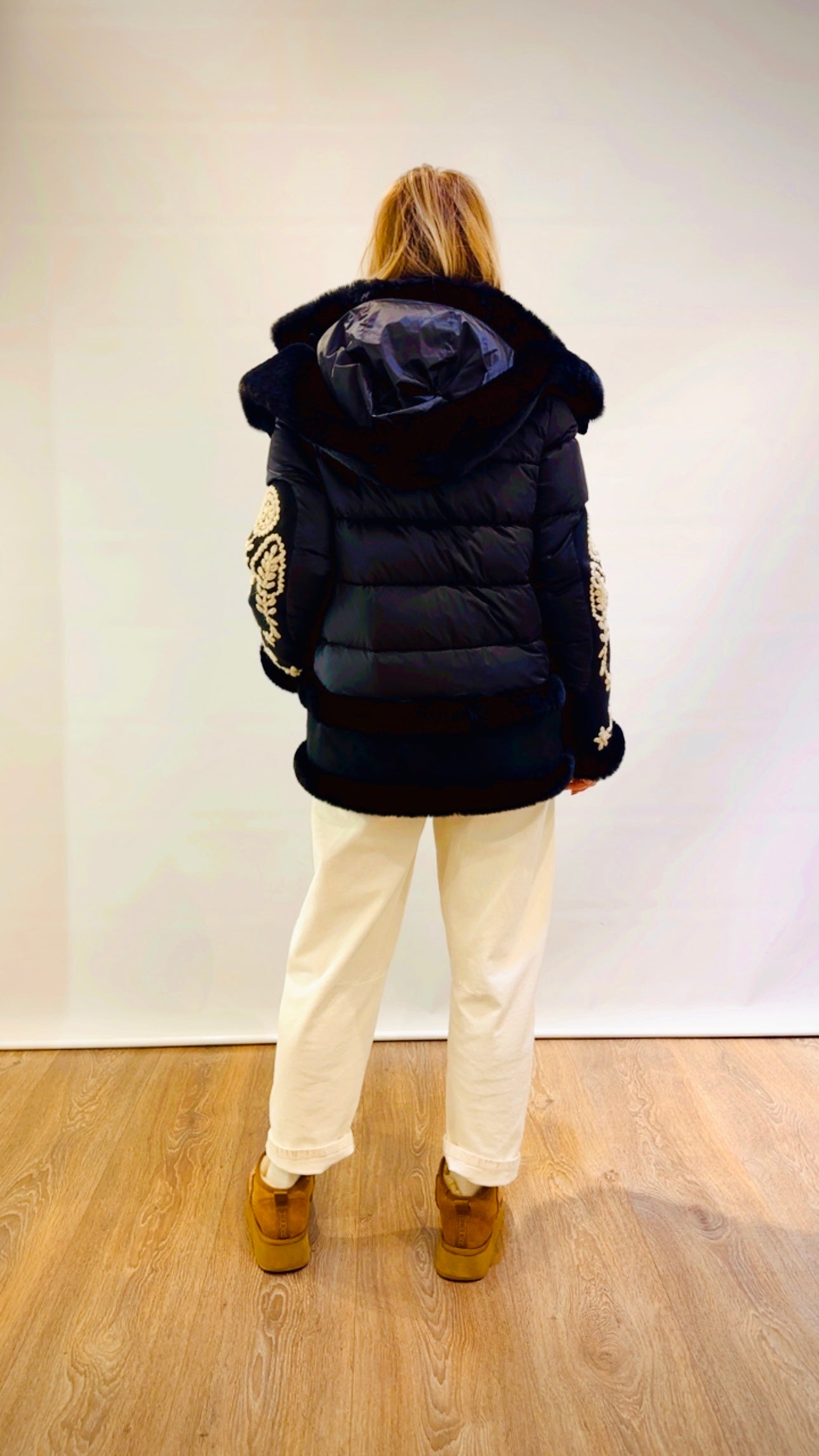 Ecomontone con ricami