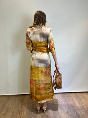 Vestito stampato in satin con scollo a V