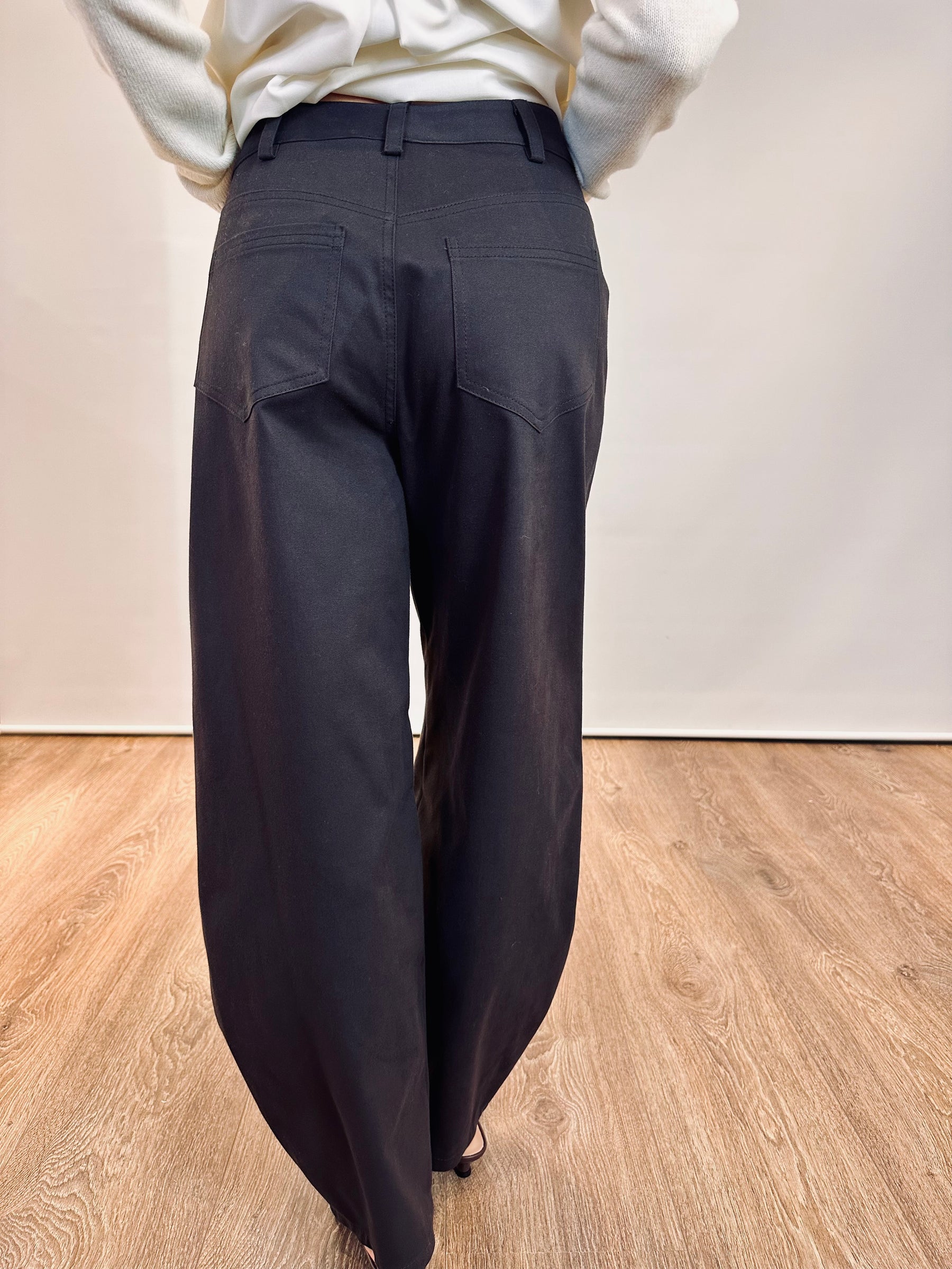 Pantalone barrel