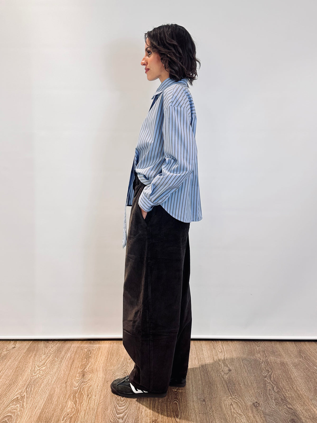 Camicia a righe con fiocco