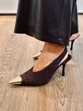 Sling back con punta in ferro
