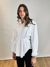 Camicia allacciata in vita