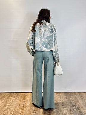Camicia in fantasia con cravatta