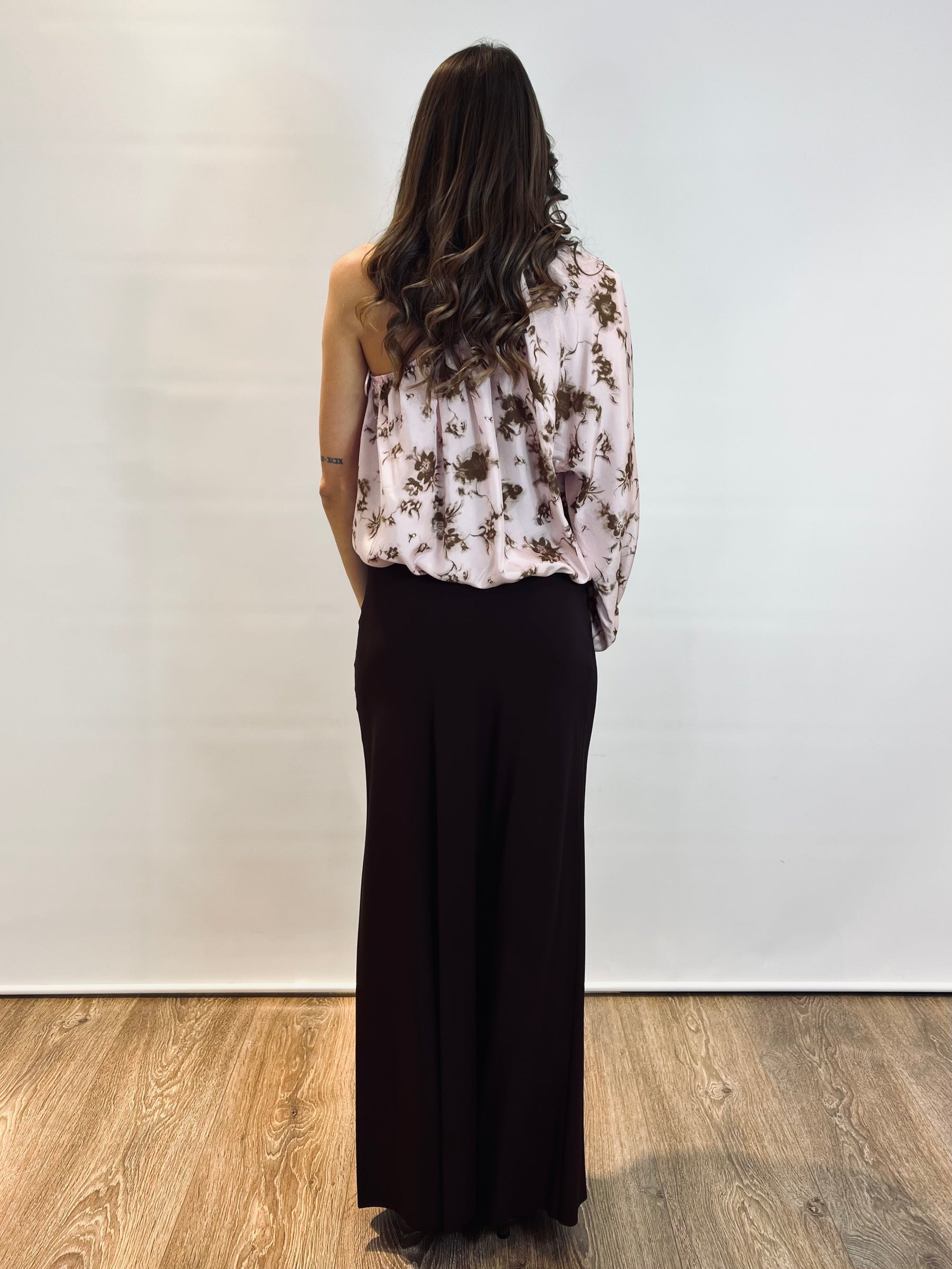 Camicia monospalla in fantasia