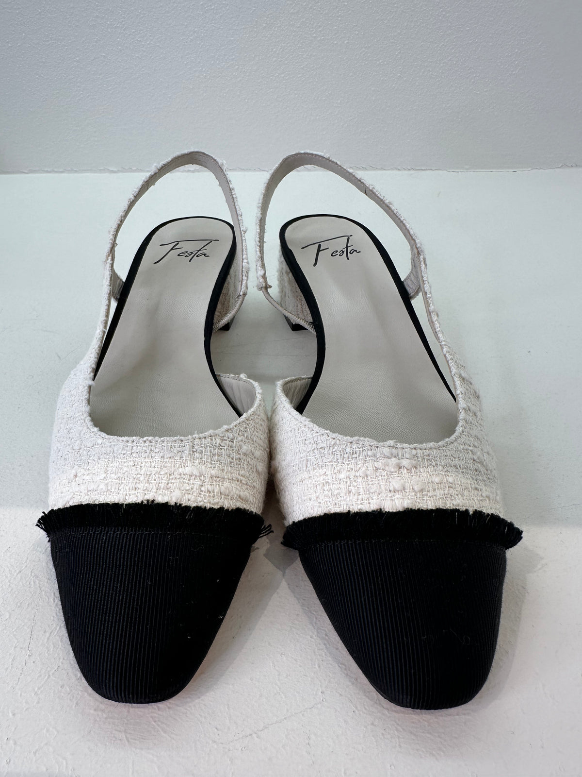 Slingback stile chanel