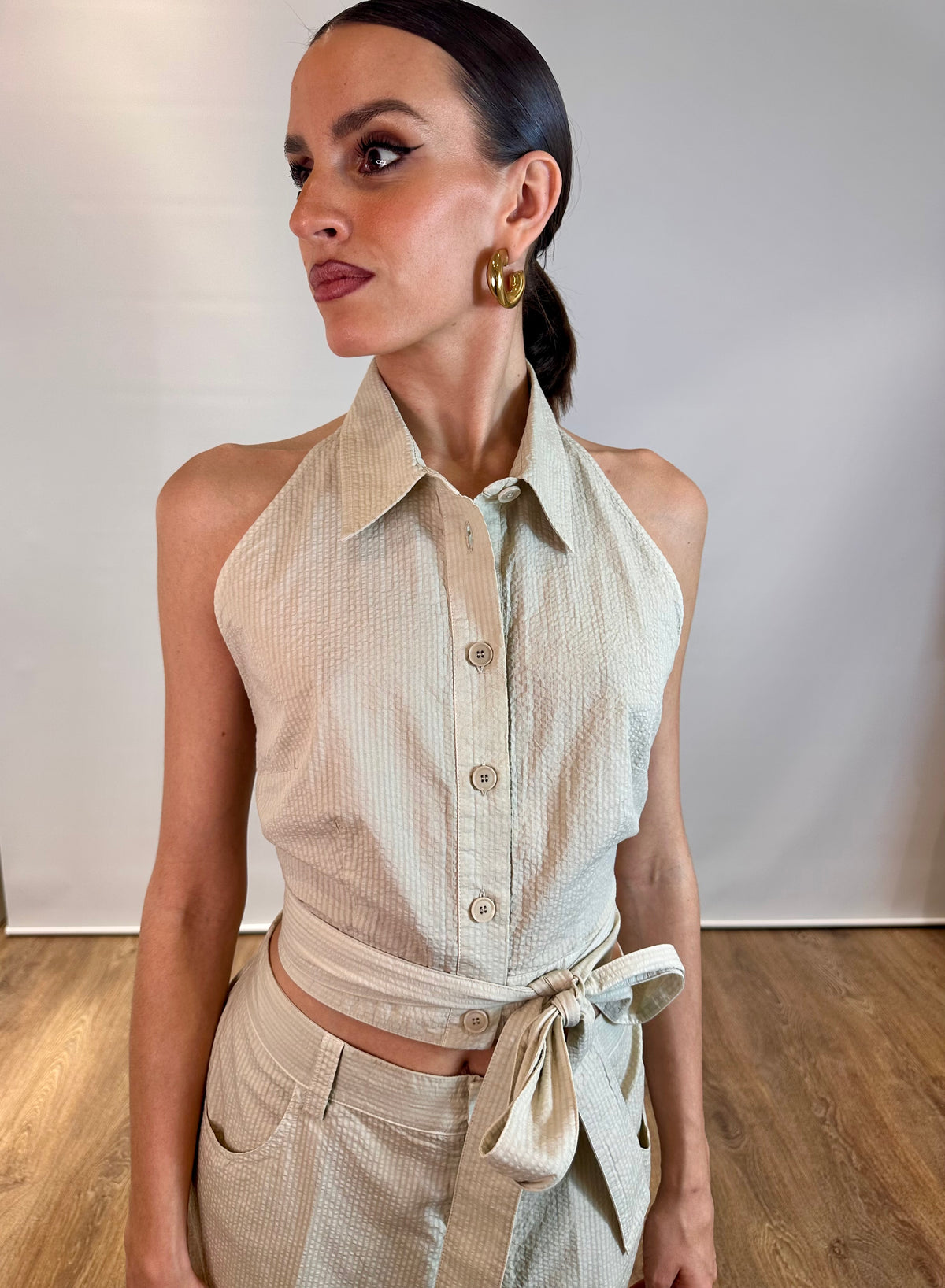 Camicia con scollatura dietro