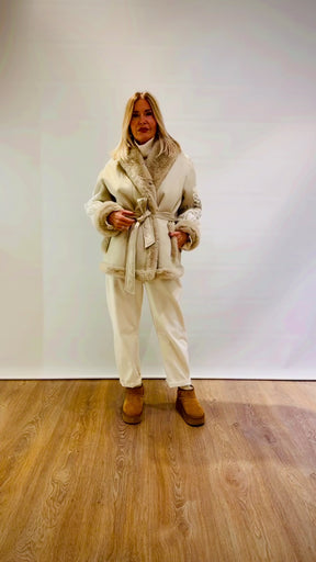 Ecomontone con ricami