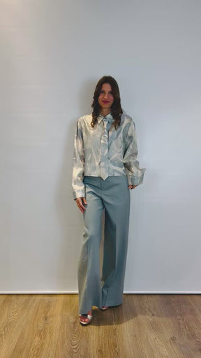 Camicia in fantasia con cravatta