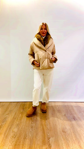 Giubbo con collo in ecopelliccia